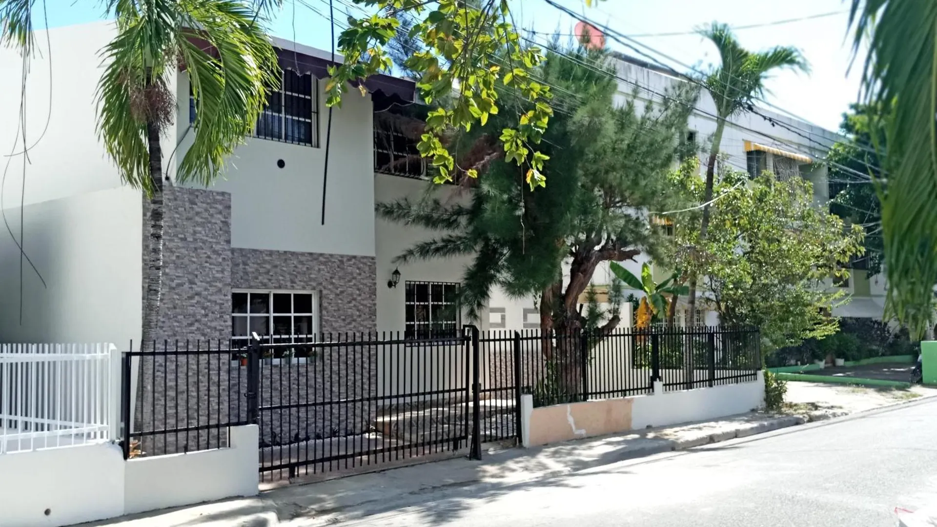Hébergement de vacances Villa Private House With Pool, Ac, Bbq, Fast Wi-Fi, Pet & Family Friendly, Near Colonial Zone, Mirador Sur Park & Ocean, In Saint-Domingue